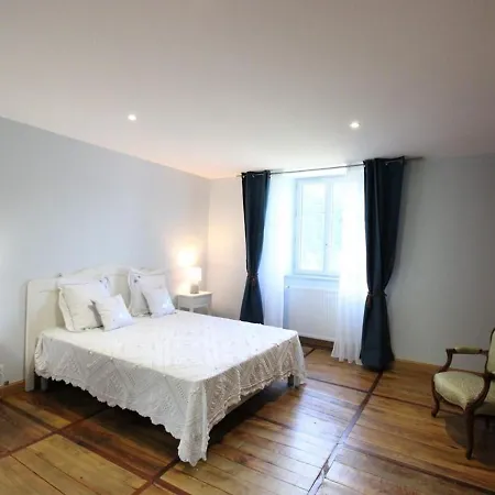 度假居 Maison De Montagne Renovee Avec Grand Jardin, 5 Chambres, Proche Puy Mary Et Activites Nature - Fr-1-742-515